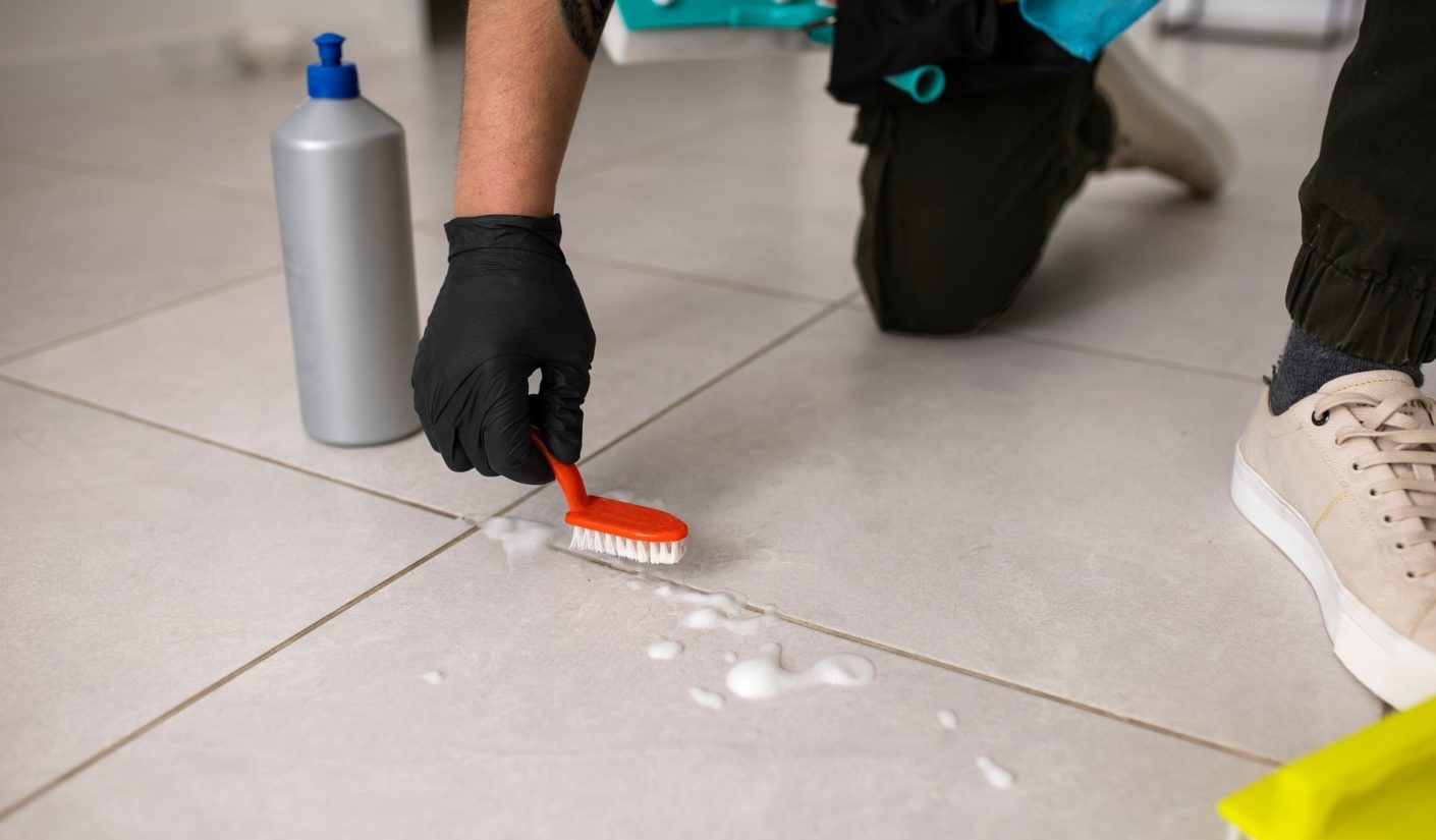 Nettoyer les joints de carrelage : nos conseils pour leur redonner tout leur éclat
